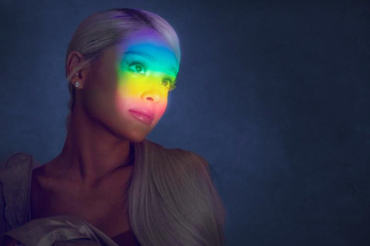 Ariana Grande – feature, 800