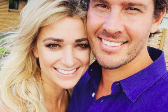 5 Mins with Erin – Erin and Zac 400